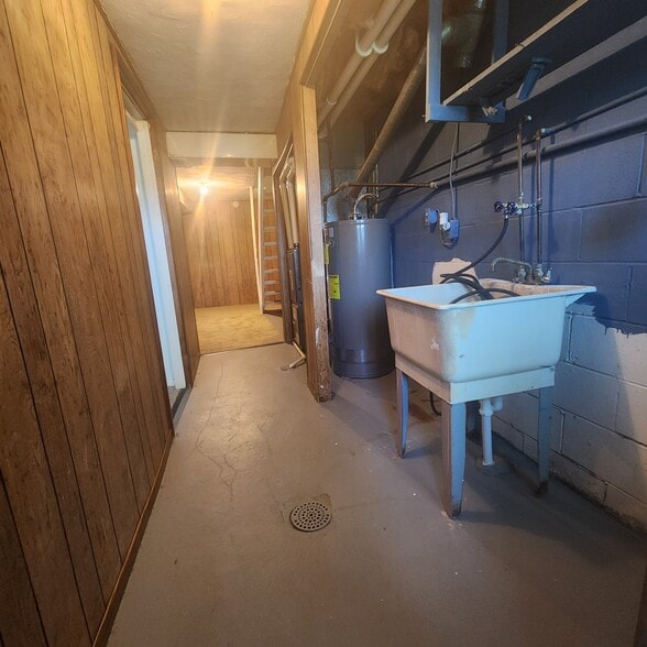 Utility Room - 139 Whitestown Vlg