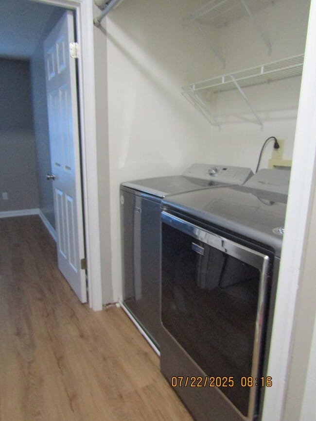 Building Photo - South Virginia Beach Barberton