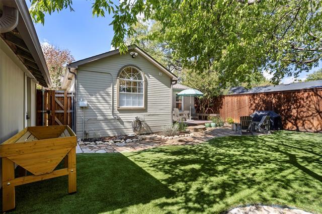 Building Photo - 2205 Stanley Ave