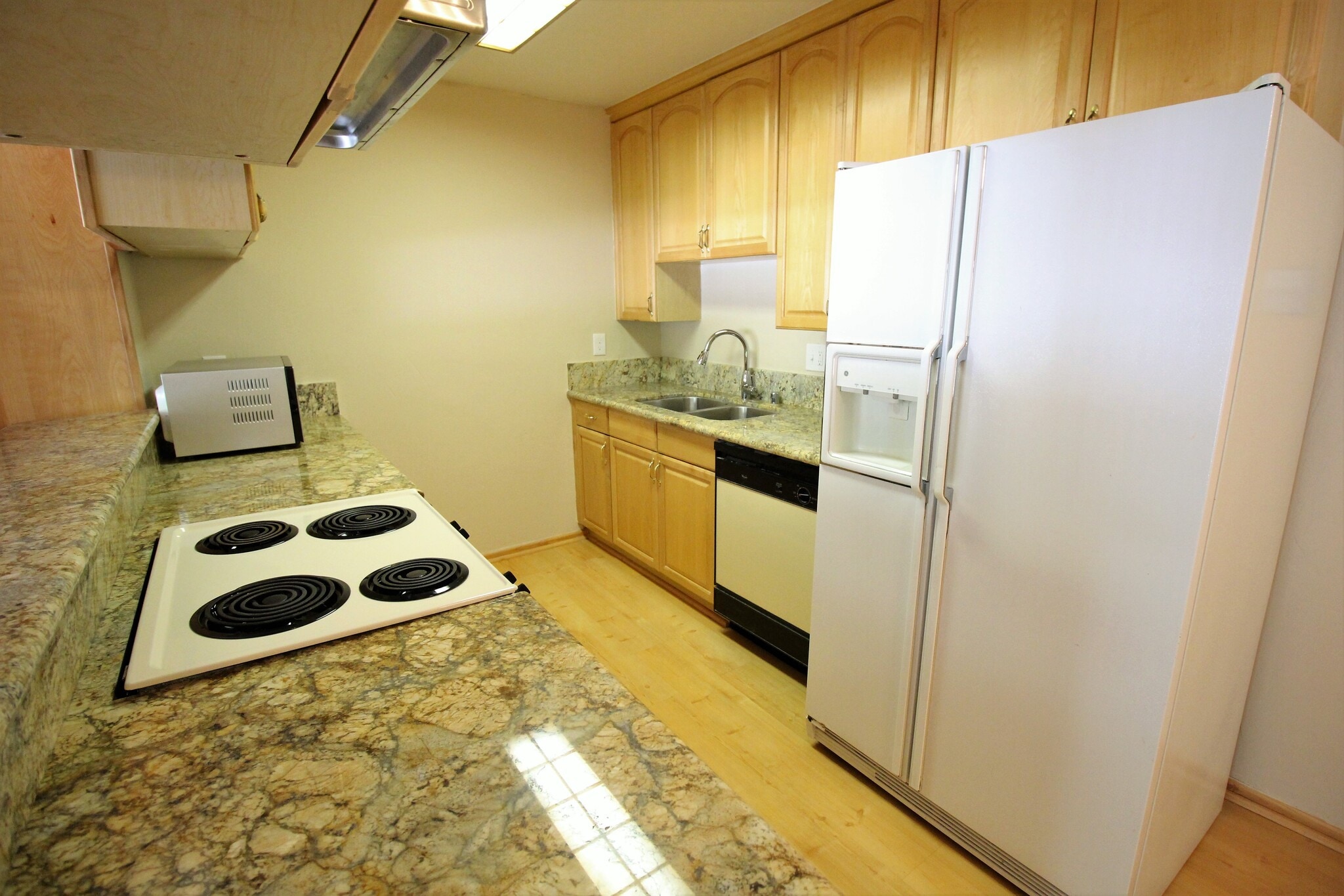 Building Photo - 6780 Friars Rd