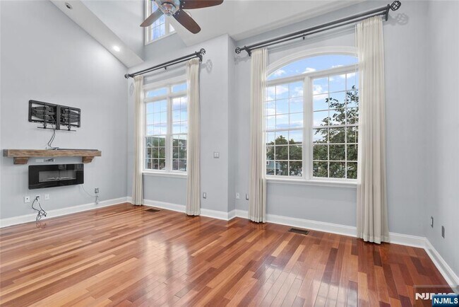 Building Photo - 169 Price 169