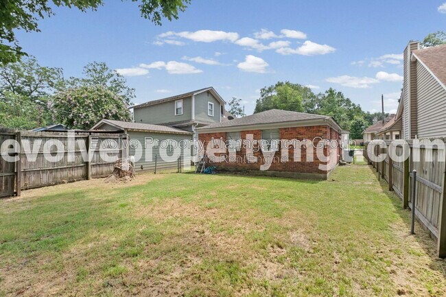 Building Photo - 2020 Vinton Ave