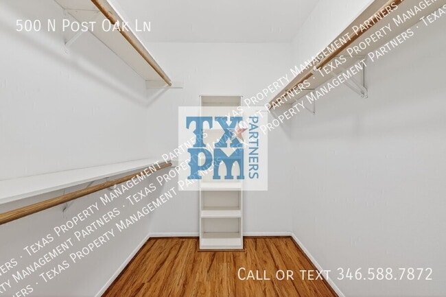 Building Photo - 500 N Post Oak Ln