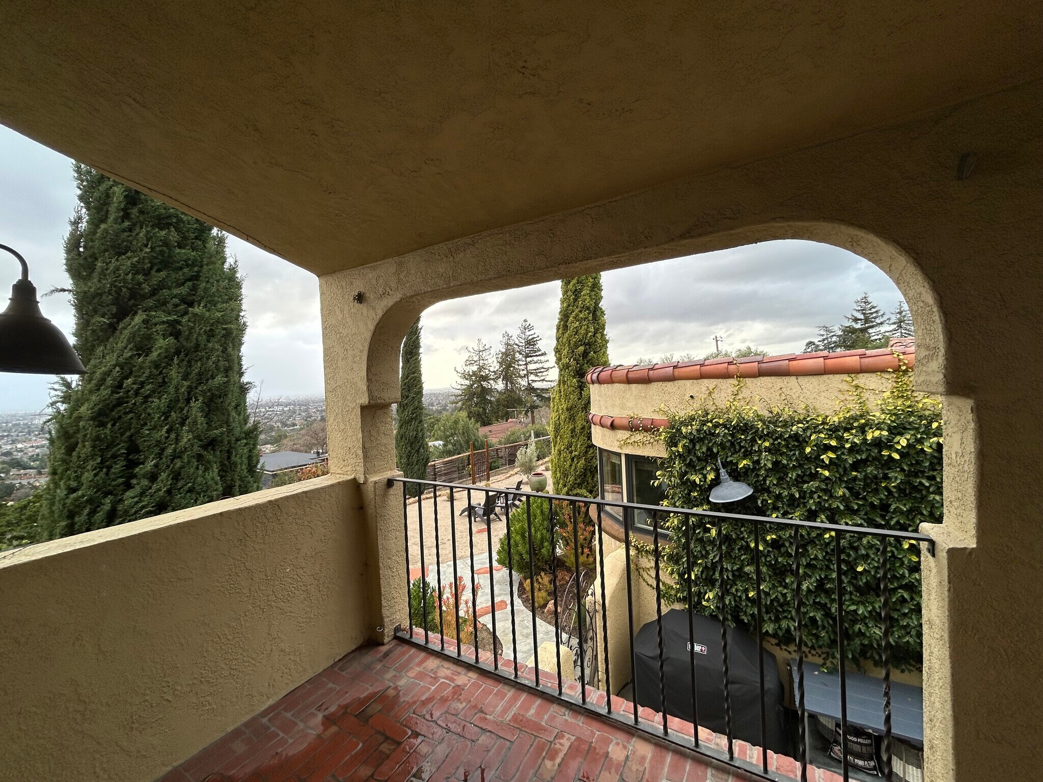 Building Photo - 10715 Ridgeview Way