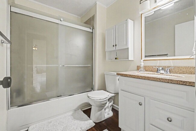 Building Photo - 302 Prospect Dr