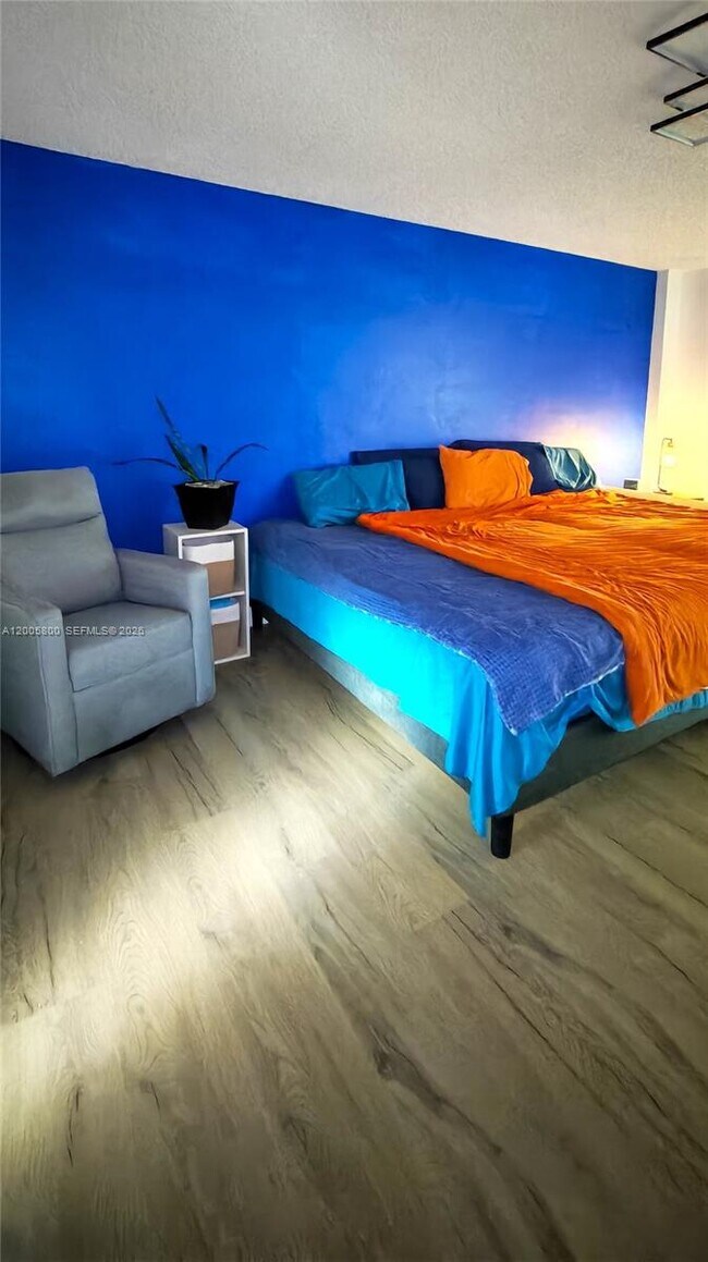 Building Photo - 2802 N 46th Ave