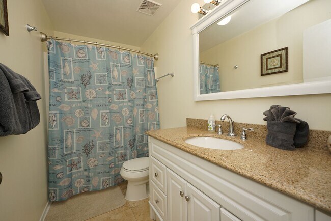 Building Photo - First Floor Condo in Bluewater Bay