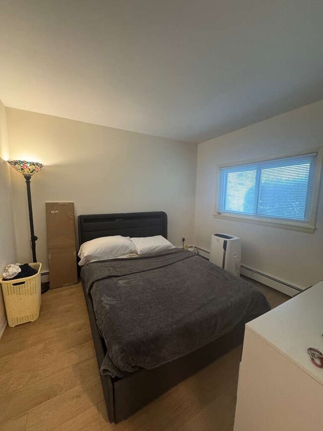 Building Photo - 38 Douglas Ave