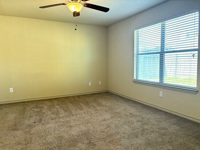 Building Photo - 19063 Painted Blvd