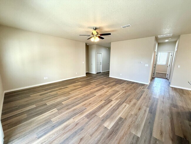 Building Photo - 3774 Meadowbrook Ln