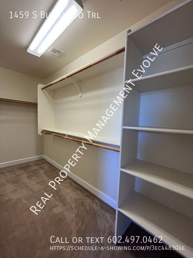 Building Photo - 1459 S Buckaroo Trail