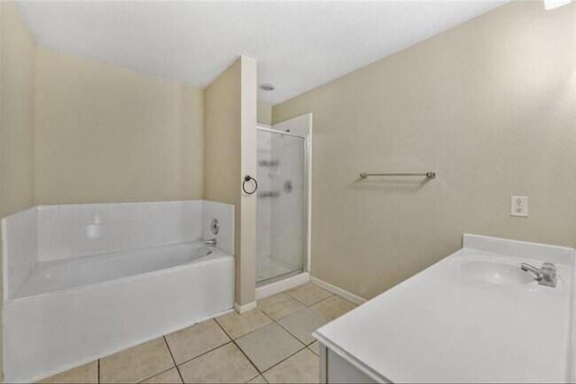 Building Photo - 2106 Tomlinson Trail Dr