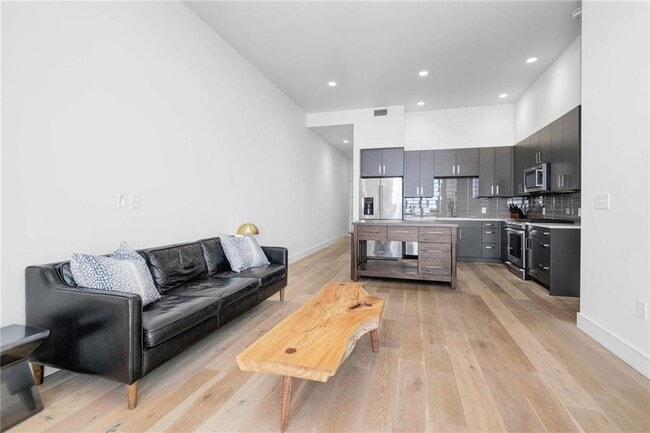 Building Photo - 222 West Ave