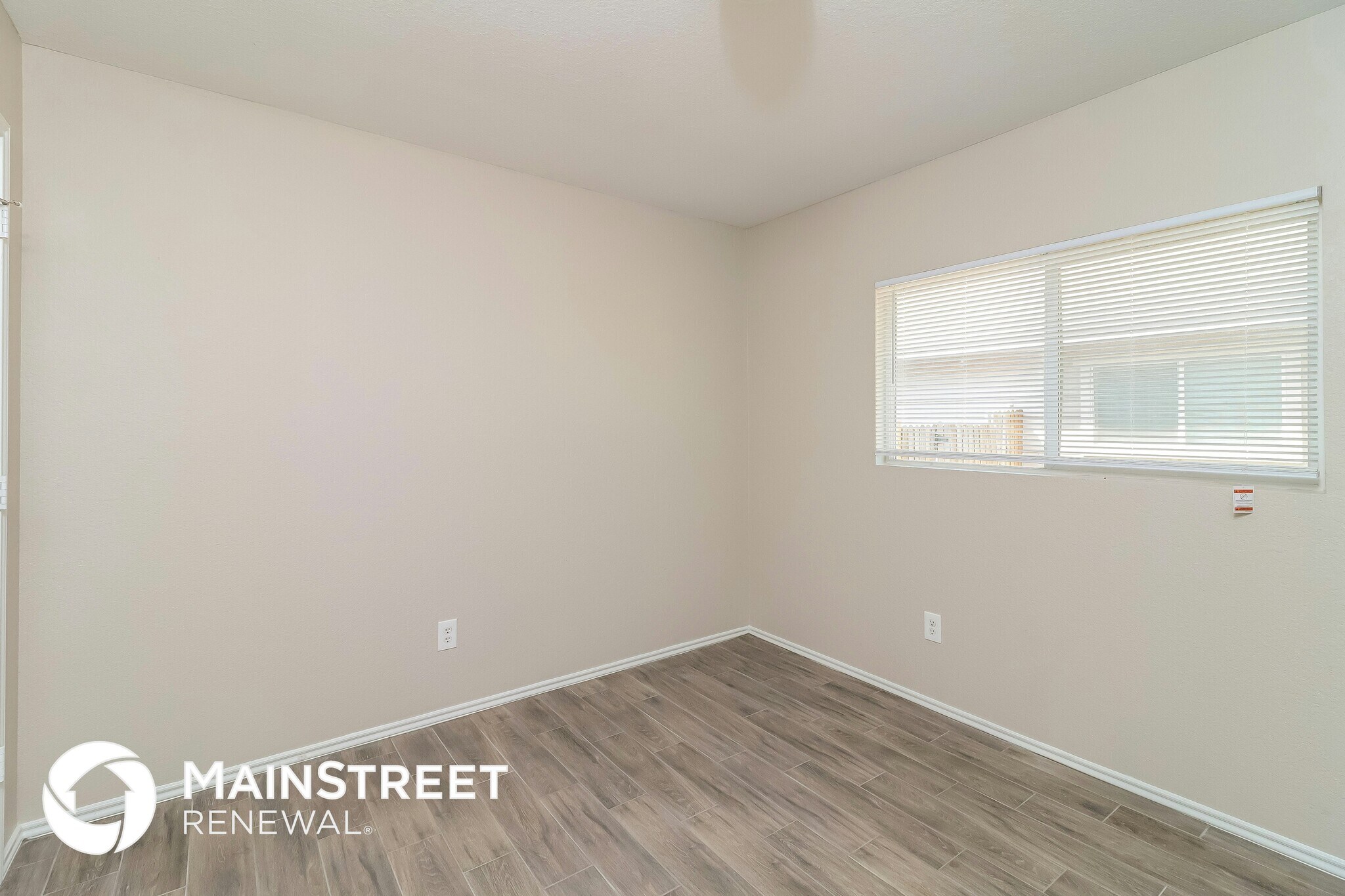 Building Photo - 212 Cres Ridge Dr