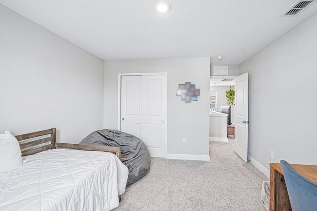Building Photo - Heritage Oaks gated community 3/2.5/2 Townhome
