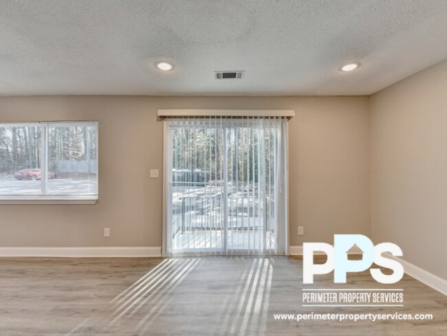 Building Photo - 390 W Lake Ave NW