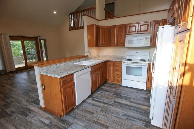 Building Photo - 2012 Quail Ct