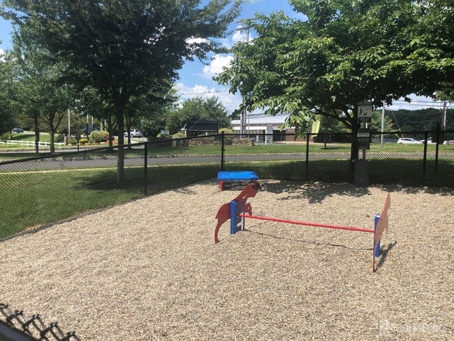 Building Photo - 143 Gawron Ct