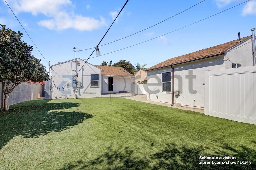 Building Photo - 9116 S Van Ness Ave