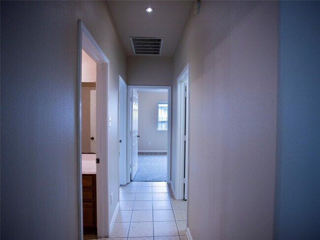 Building Photo - 16714 Mallory Bridge Dr