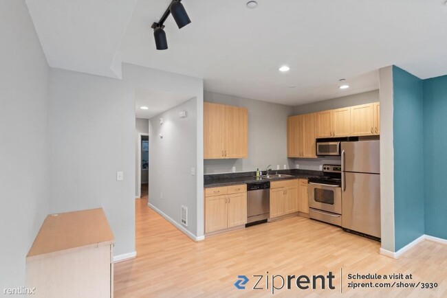 Building Photo - 1 br, 1 bath Condo - 1121 40th Street, Eme...