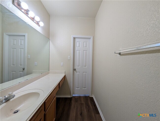 Building Photo - 341 Placid Meadow
