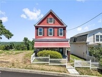 Building Photo - 3 bedroom 1 bath - What a View! - 3-bedroo...