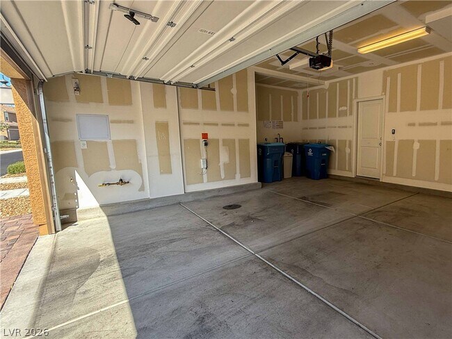 Building Photo - 3240 Avernus Ave