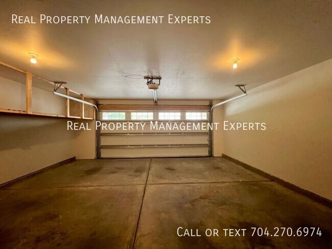 Building Photo - 4019 Zilker Park Dr