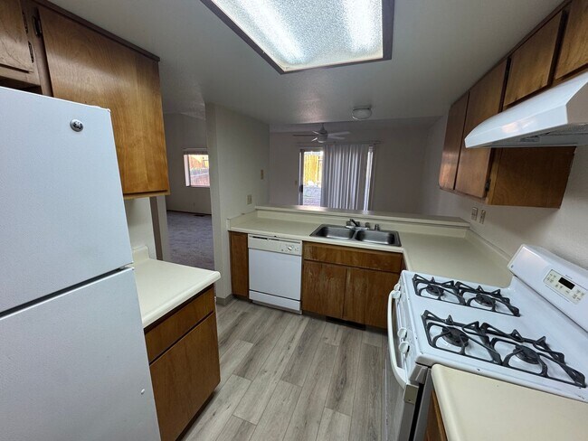 Building Photo - 1675 Round Mountain Cir