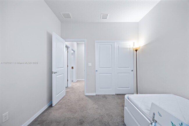 Building Photo - 5180 Eucalyptus Dr