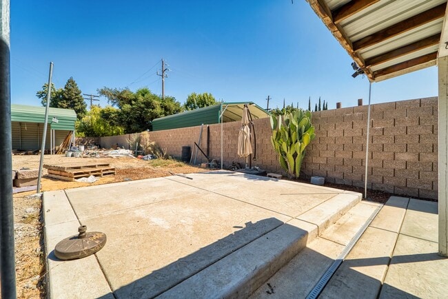 Building Photo - Beautiful 3 Bed / 2 Bath Home in  Yuba City