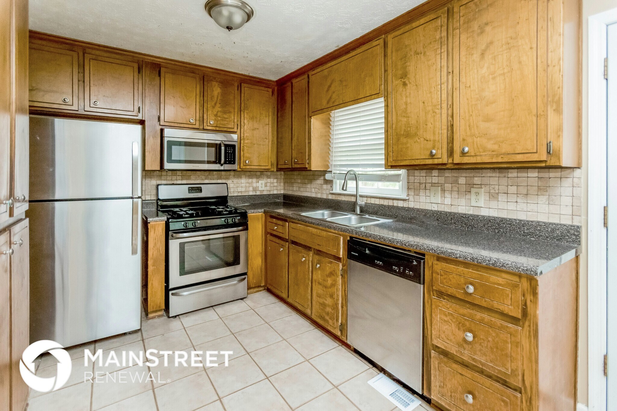 Building Photo - 5851 Taylor Creek Dr