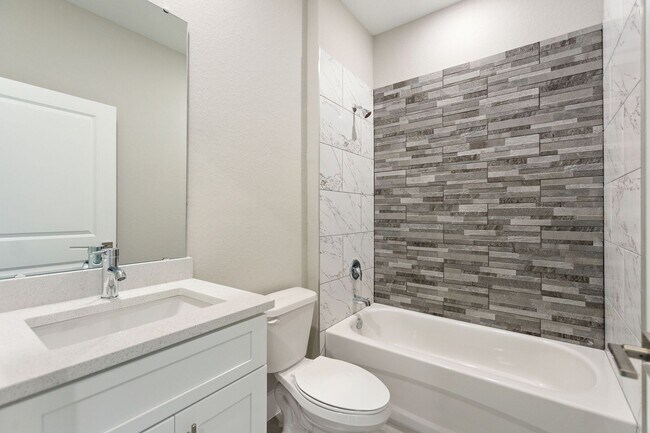 Building Photo - 360 Hibiscus Dr