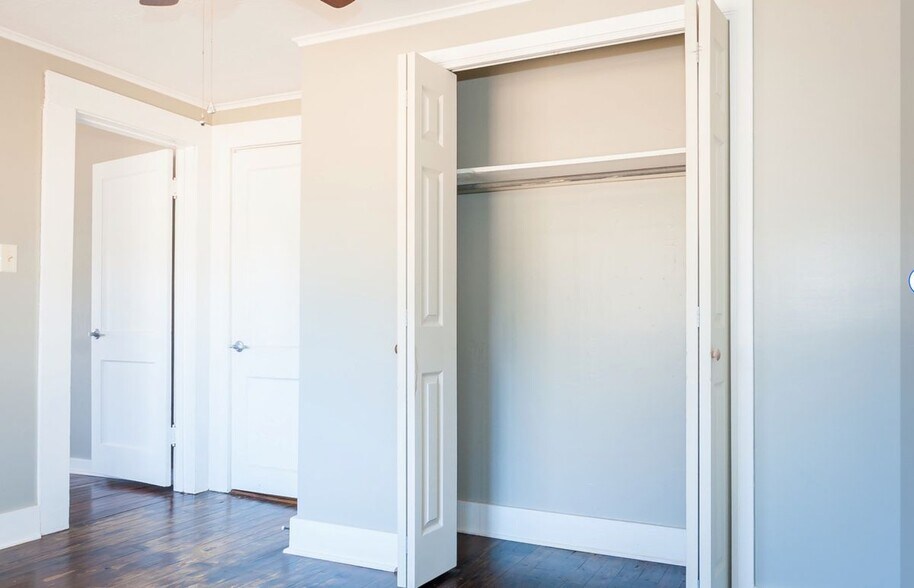 Building Photo - 104 Bingham Ave