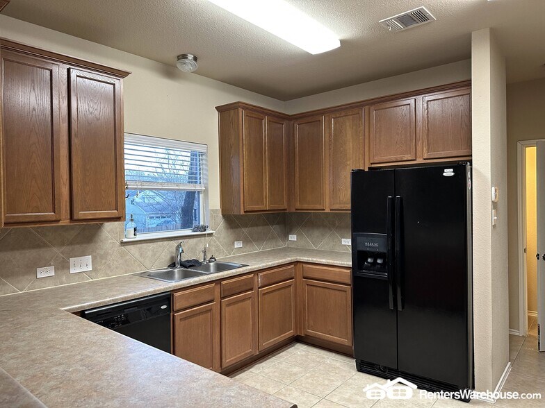 Building Photo - 10214 Maydelle Dr