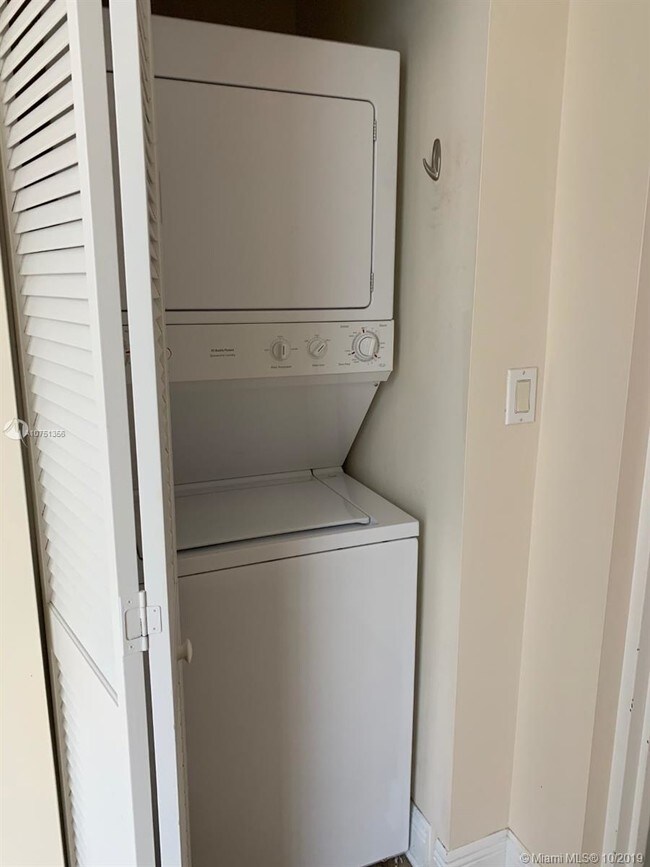 Building Photo - 7270 SW 88th St