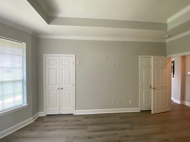 Building Photo - 1803 Red Bud Ln