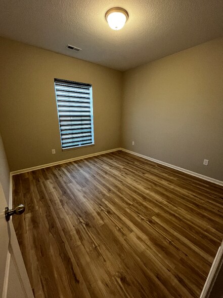 Building Photo - 202 Clover Meadow Ln