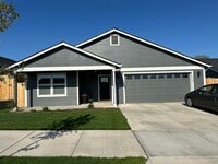 Building Photo - MOVE IN SPECIAL - Beautiful Newer 3 Bedroom / 2 Bath Home in NE Madras