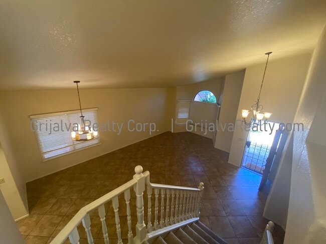 Building Photo - Amazing 5 BD, 3 BA House + Pool! This Oro Valley home has everything! (Lambert/La Canada)