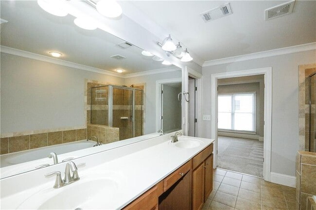 Building Photo - 3528 Pecos Ln