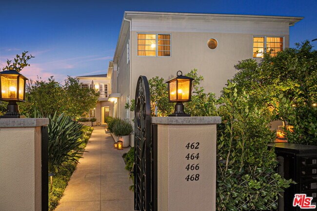 Building Photo - 466 N Harper Ave