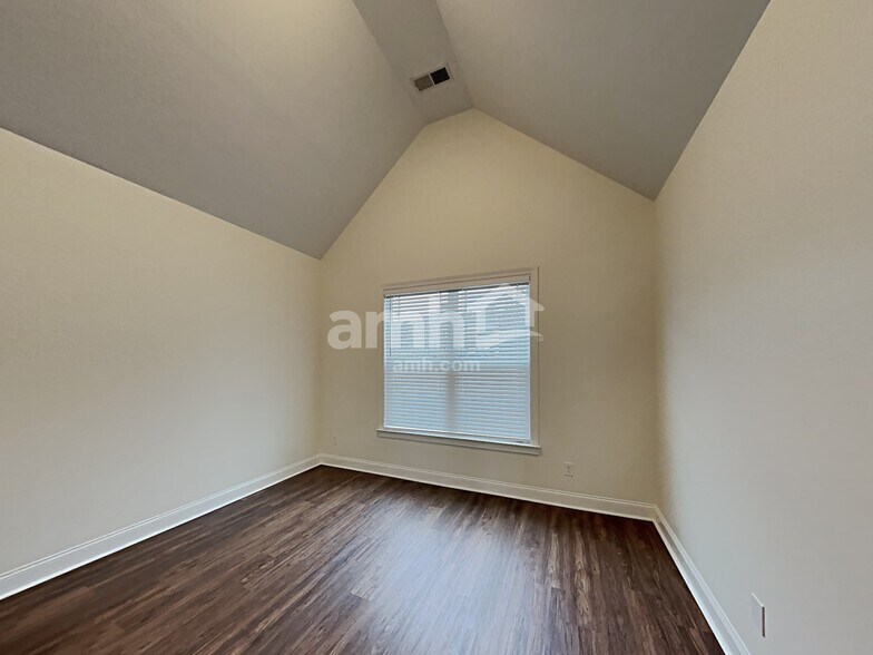 Building Photo - 776 Somersby Dr