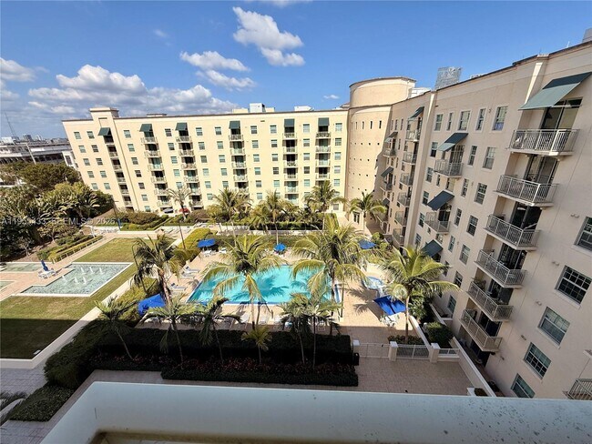 Building Photo - 610 Clematis St