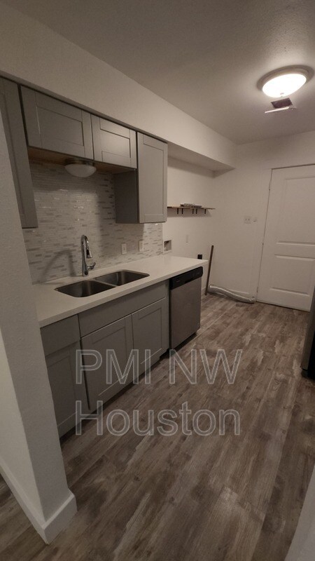 Building Photo - 2677 Gessner Rd