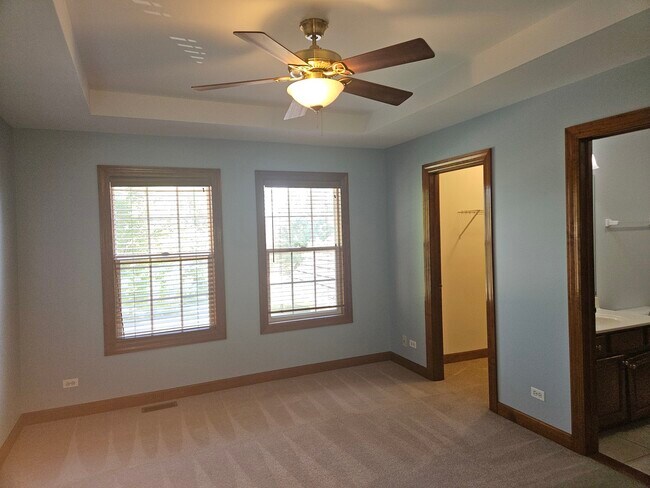 Building Photo - 733 Woodbury Ct