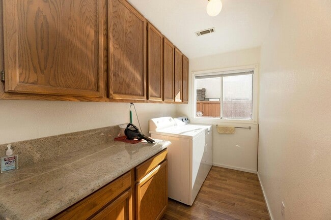 Building Photo - 2111 Sophy Pl