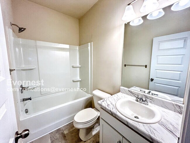 Building Photo - 116 Waterside Dr