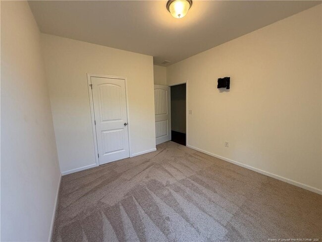 Building Photo - 240 Planters Ln